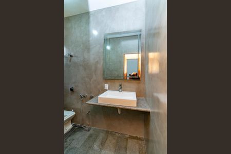 Casa à venda com 478m², 4 quartos e 6 vagasBanheiro da Suíte 2