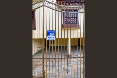 Casa à venda com 478m², 4 quartos e 6 vagasplaca instalada em 18/12/2025 com o código KXDG-34