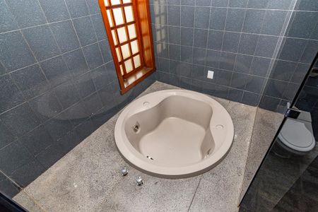 Casa à venda com 478m², 4 quartos e 6 vagasSuíte 4