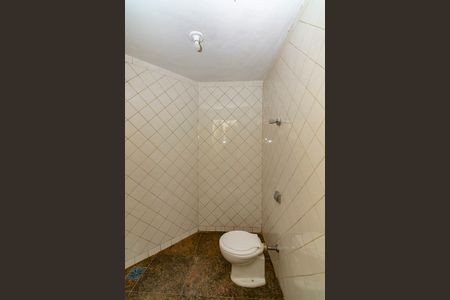 Casa à venda com 478m², 4 quartos e 6 vagasBanheiro Social 