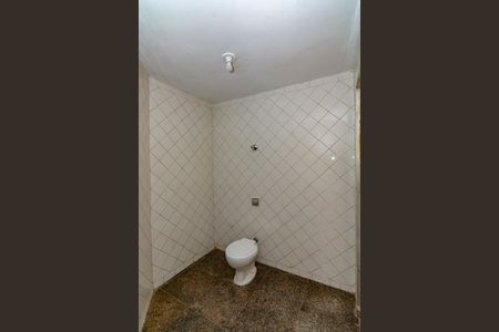 Casa à venda com 478m², 4 quartos e 6 vagasBanheiro Social 