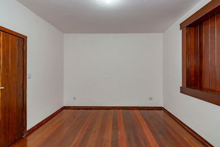 Casa à venda com 478m², 4 quartos e 6 vagasSuíte 4