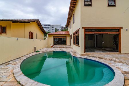 Casa à venda com 478m², 4 quartos e 6 vagasPiscina