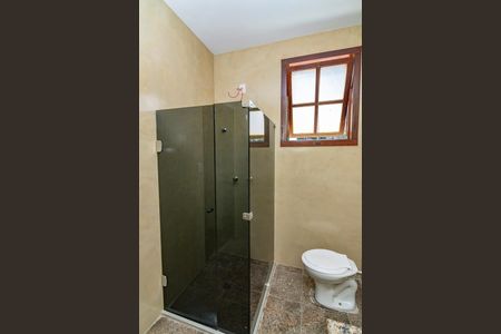 Casa à venda com 478m², 4 quartos e 6 vagasBanheiro da Suíte 3