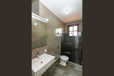 Casa à venda com 478m², 4 quartos e 6 vagasBanheiro da Suíte 1