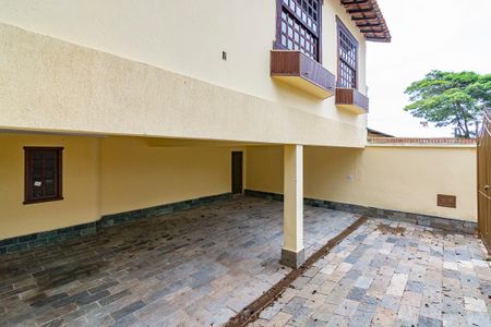 Casa à venda com 478m², 4 quartos e 6 vagasGaragem