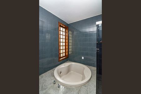 Casa à venda com 478m², 4 quartos e 6 vagasSuíte 4