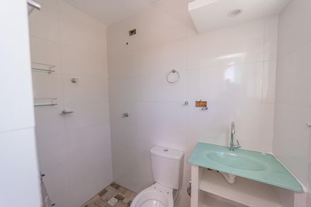 Banheiro de apartamento para alugar com 2 quartos, 45m² em Vila Paranagua, São Paulo