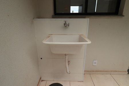 Casa de condomínio para alugar com 70m², 2 quartos e 1 vagaÁrea de Serviço