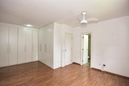 Apartamento à venda com 254m², 3 quartos e 5 vagasSuíte 2