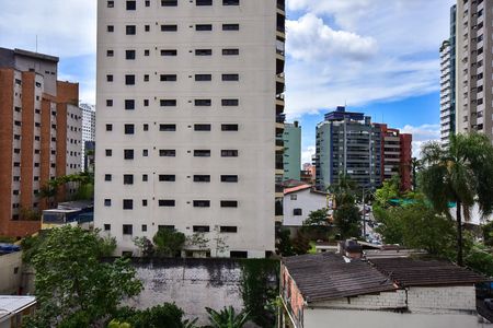 Apartamento à venda com 254m², 3 quartos e 5 vagasVista da Suíte 2