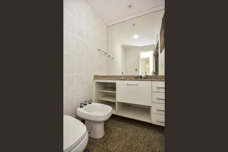 Apartamento à venda com 254m², 3 quartos e 5 vagasBanheiro Suíte 1