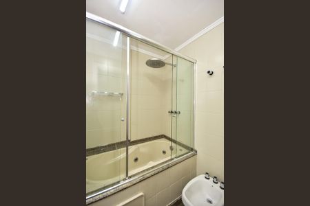 Apartamento à venda com 254m², 3 quartos e 5 vagasBanheiro 1 da Suíte 2