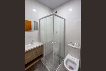 Banheiro de casa de condomínio para alugar com 1 quarto, 40m² em Vila Marte, São Paulo