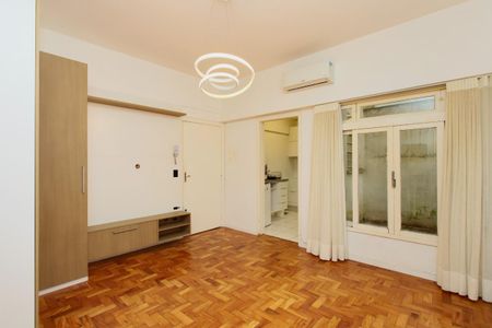 Foto 01 de kitnet/studio à venda com 1 quarto, 32m² em São João, Porto Alegre