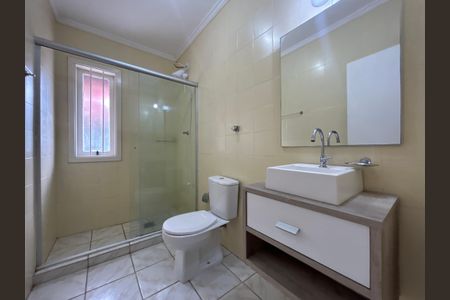 Casa à venda com 220m², 4 quartos e 2 vagasBanheiro 3