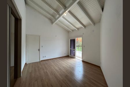 Casa à venda com 220m², 4 quartos e 2 vagasSuíte