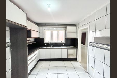 Casa à venda com 220m², 4 quartos e 2 vagasCozinha