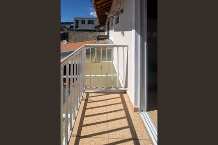 Casa para alugar com 64m², 2 quartos e 2 vagas Casa para alugar com 64m², 2 quartos e 2 vagasVaranda Suíte 2