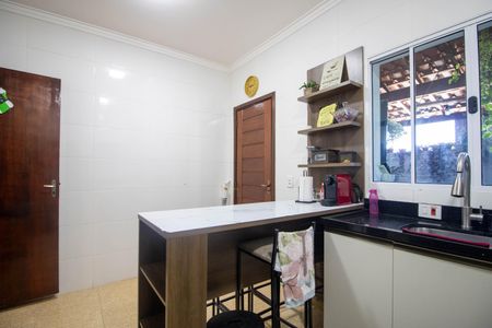 Casa para alugar com 64m², 2 quartos e 2 vagas Casa para alugar com 64m², 2 quartos e 2 vagasCozinha