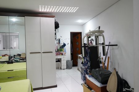 Casa à venda com 165m², 3 quartos e 2 vagasSuíte 2