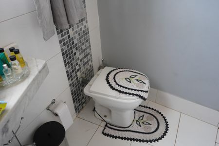 Casa à venda com 165m², 3 quartos e 2 vagasBanheiro da  3