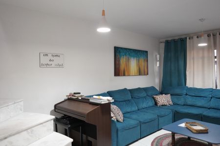 Casa à venda com 165m², 3 quartos e 2 vagasSala