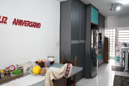 Casa à venda com 165m², 3 quartos e 2 vagasCozinha