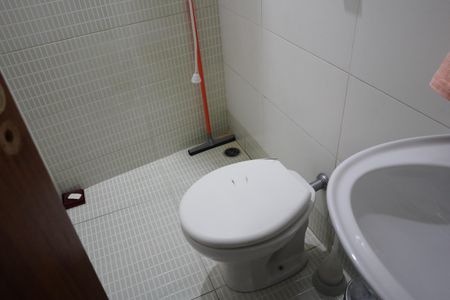 Casa à venda com 165m², 3 quartos e 2 vagasBanheiro da Suíte 2