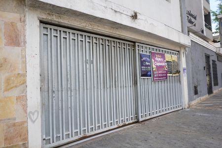 Casa à venda com 165m², 3 quartos e 2 vagasFachada