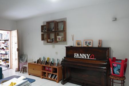 Casa à venda com 165m², 3 quartos e 2 vagasSala