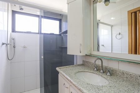 Apartamento à venda com 196m², 4 quartos e sem vagaBanheiro da Suíte 2
