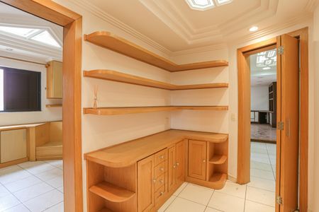 Apartamento à venda com 196m², 4 quartos e sem vagaEscritório