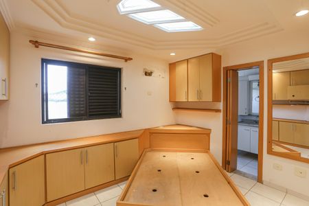 Apartamento à venda com 196m², 4 quartos e sem vagaSuíte 2