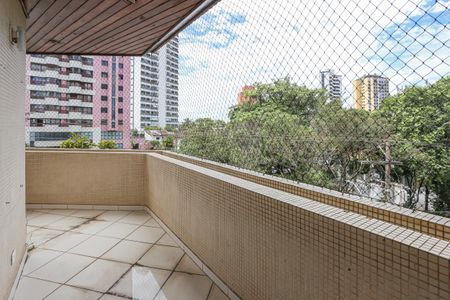 Apartamento à venda com 196m², 4 quartos e sem vagaVaranda
