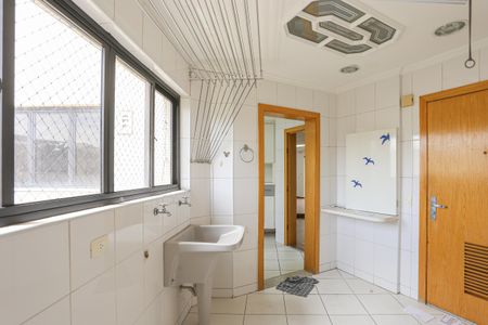 Apartamento à venda com 196m², 4 quartos e sem vagaÁrea de Serviço