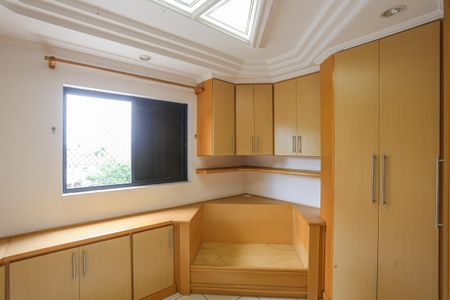 Apartamento à venda com 196m², 4 quartos e sem vagaQuarto 2