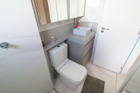 Apartamento à venda com 63m², 2 quartos e 2 vagasBanheiro da Suíte 2