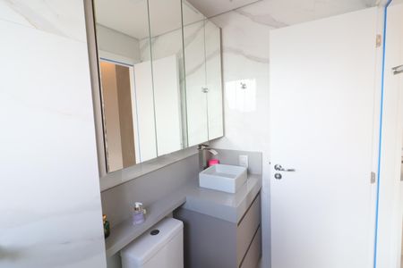 Apartamento à venda com 63m², 2 quartos e 2 vagasBanheiro da Suíte 2