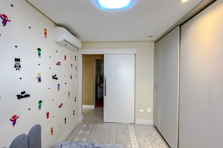 Apartamento à venda com 140m², 3 quartos e 2 vagasQuarto 2