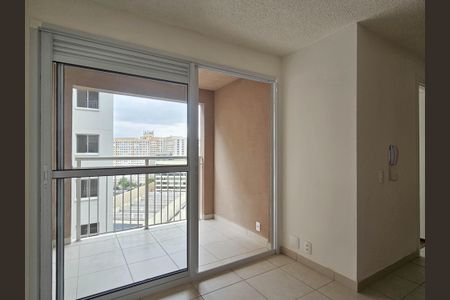 Sala de apartamento para alugar com 2 quartos, 35m² em Parque Industrial Tomas Edson, São Paulo