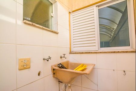 Apartamento para alugar com 70m², 2 quartos e 1 vagaÁrea de Serviço