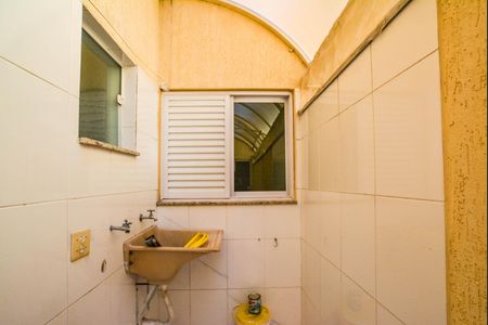 Apartamento para alugar com 70m², 2 quartos e 1 vagaÁrea de Serviço