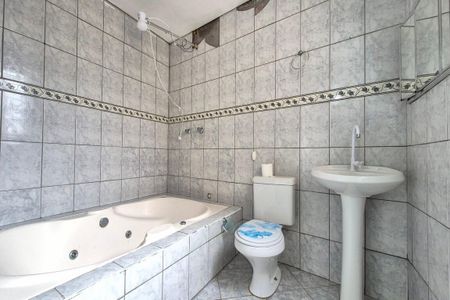 Casa à venda com 140m², 4 quartos e 1 vagaBanheiro da Suíte