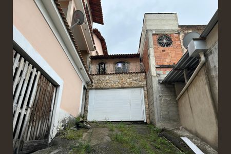 Casa para alugar com 90m², 2 quartos e 1 vagaFachada + plaquinha