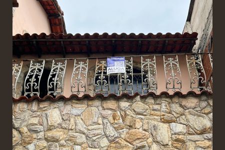 Casa para alugar com 90m², 2 quartos e 1 vagaFachada + plaquinha