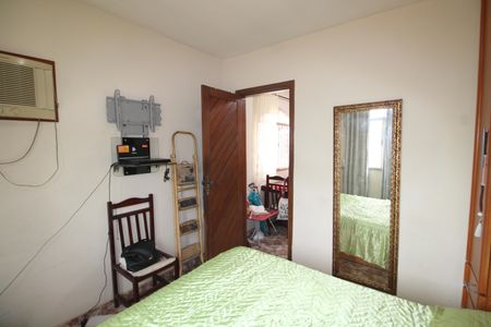 Quarto 1 de casa para alugar com 2 quartos, 90m² em Vila Valqueire, Rio de Janeiro