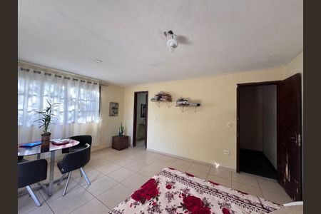 Casa à venda com 5000m², 2 quartos e 5 vagasSala / Quarto