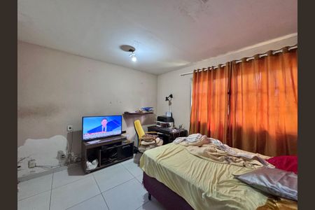 Casa à venda com 5000m², 2 quartos e 5 vagasSuíte