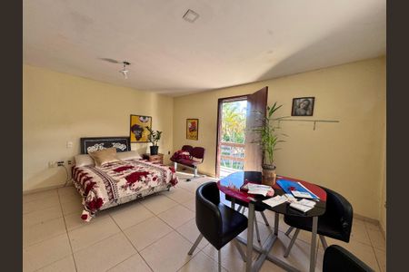 Casa à venda com 5000m², 2 quartos e 5 vagasSala / Quarto